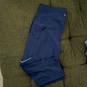 Xersion Quick Dry Capri leggings